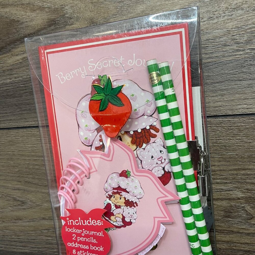 Vintage Strawberry Shortcake Diary, Journal,‎ Stationary Set NEW Flaw Movie Prop - Picture 5 of 10